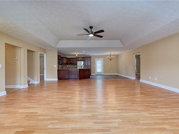 5th image of 12 Cedarwood Ln