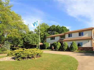 3608 Ashworth Rd, West Des Moines, IA 50265