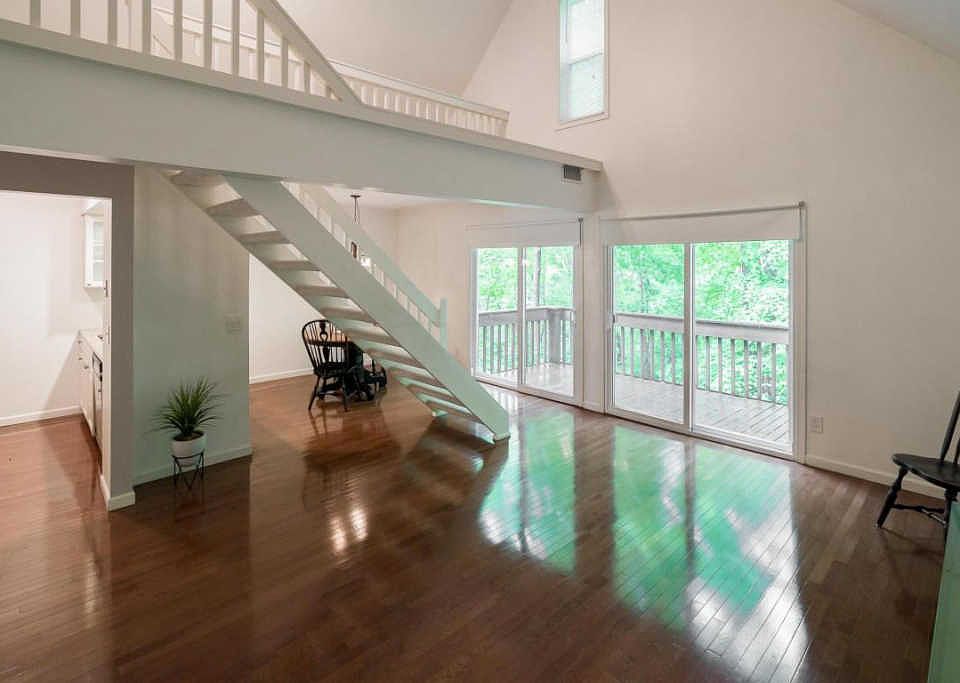 1st image of 1587 Arlington Ave #B