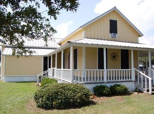 516 School Rd, Port Lavaca, TX 77979