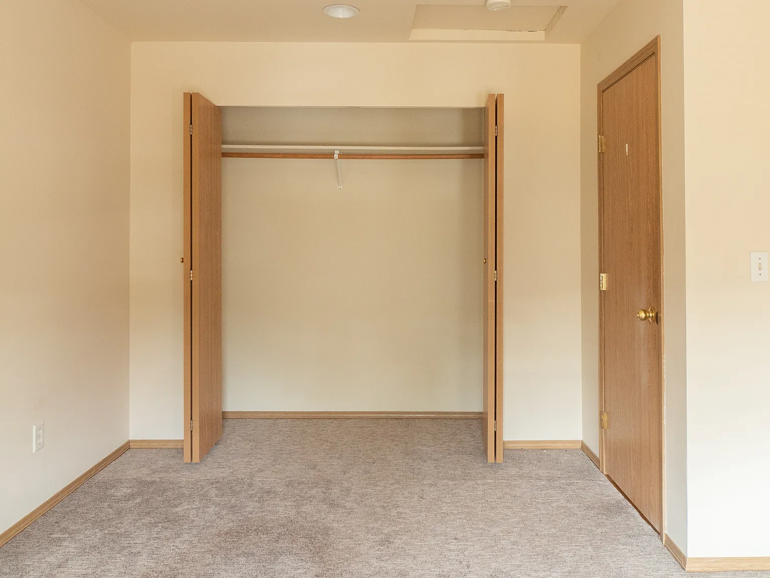 Michigan St. Townhomes — Photo 3