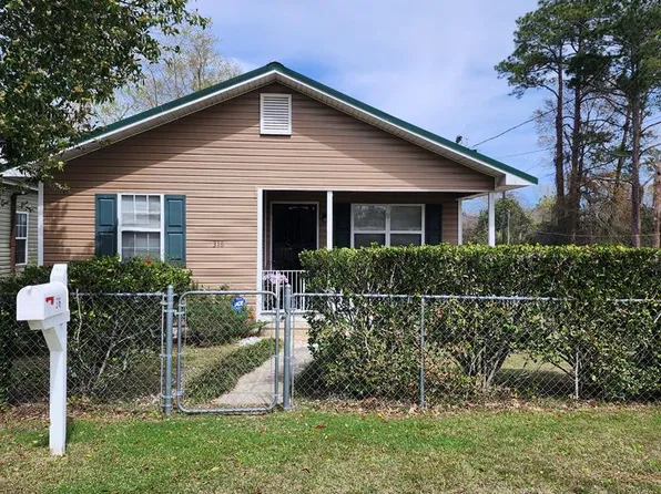 316 E Suwanee St, Fitzgerald, GA 31750