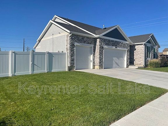 3rd image of 2687 W Constance Way