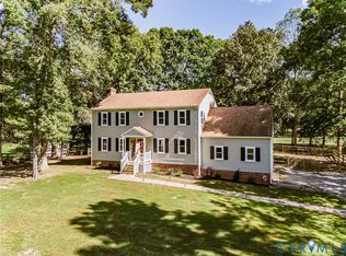 7201 N Hairpin Dr, Quinton, VA 23141
