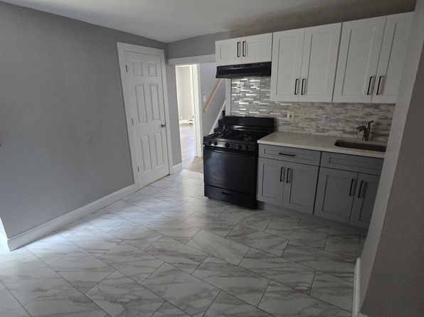 106 Lawrence St APT 2
