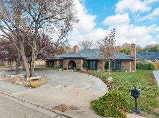 214 Carson Ave, Dumas, TX 79029