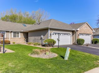 541 Deer Ridge Ln S, Maplewood, MN 55119