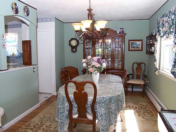 3rd image of 14 Walnut Ave