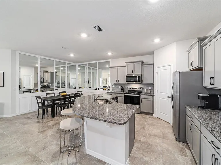 5358 NW 48th Pl — Photo 15
