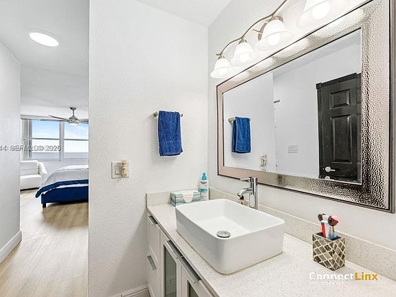 5th image of 2201 S Ocean Dr