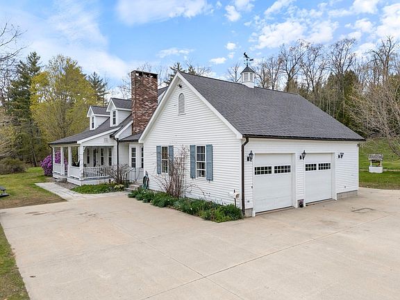 2nd image of 15 Pickerel Pond Road