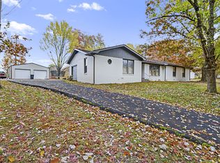 1400 N Hollis Ln, Lafayette, TN 37083