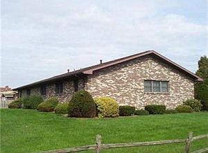 2nd image of 2132 Manor Dr