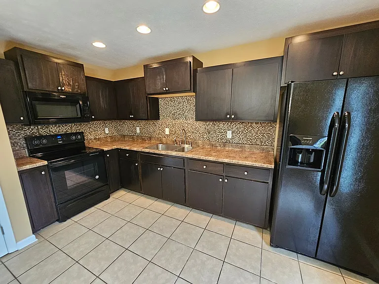 504 Wheeler St — Photo 8