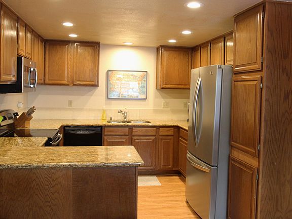 3rd image of 29 Francisca Dr