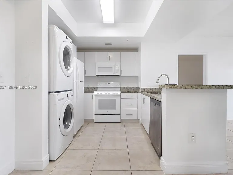 5085 NW 7th St #601 — Photo 10