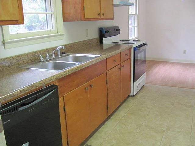 222 Cuttino Rd — Photo 5
