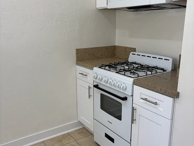 2165 2nd Ave #3 — Photo 4