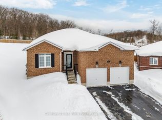 53 Hunter Ave, Tay, ON L0K 2A0