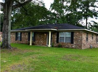 302 Sutherland Dr, Chickasaw, AL 36611