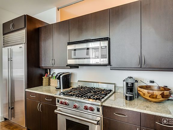 2nd image of 525 Kedzie St APT 503