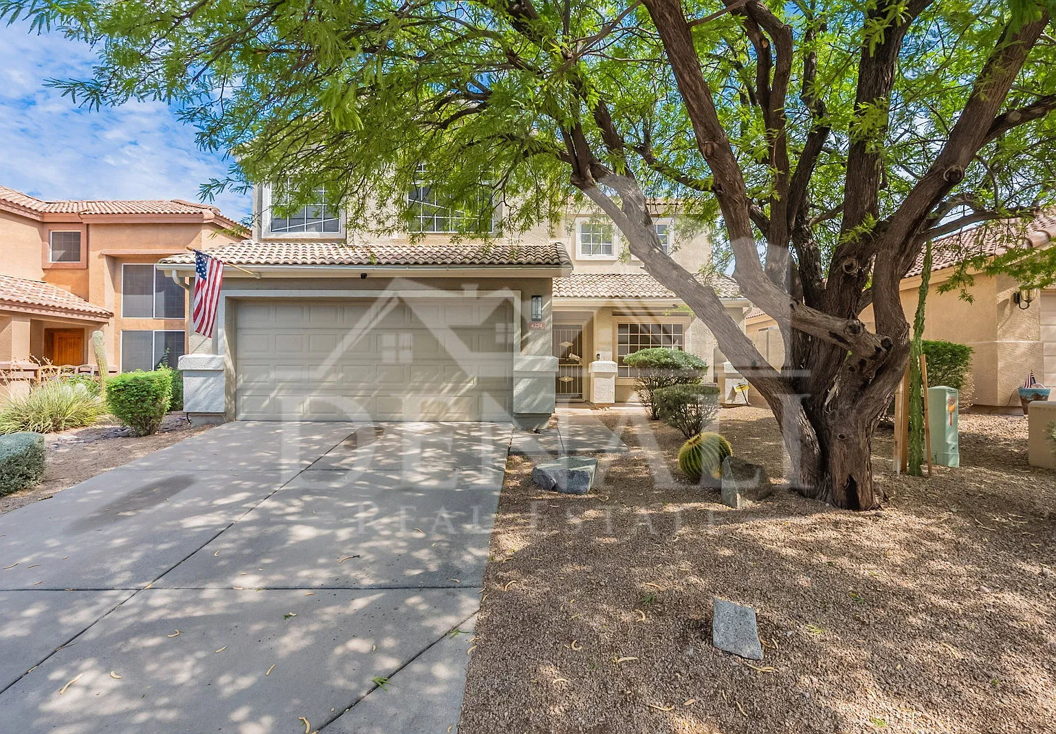3 bed, 2.5 bath, 2001 sqft, $2,995 — Photo 2