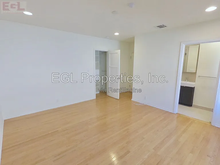 10749 Wellworth Ave — Photo 6