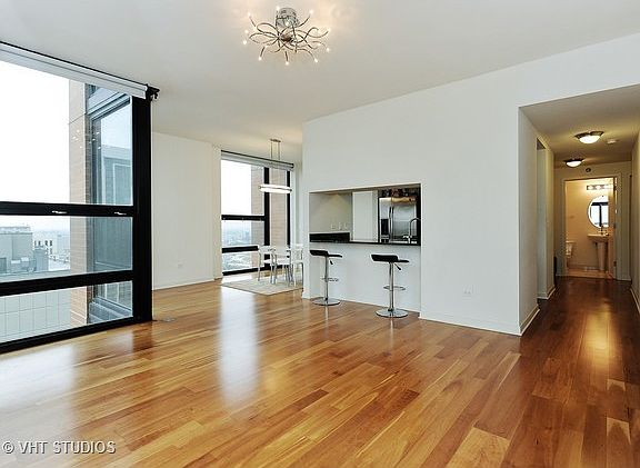 3rd image of 1160 S Michigan Ave APT 3201
