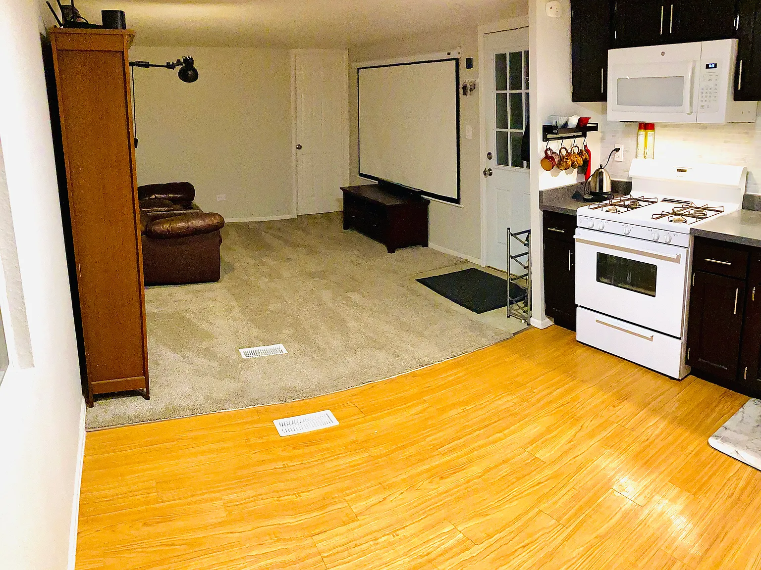 3 bed, 684 sqft, $1,350 — Photo 4