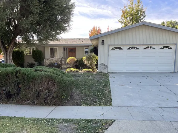 23800 Tiara St, Woodland Hills, CA 91367