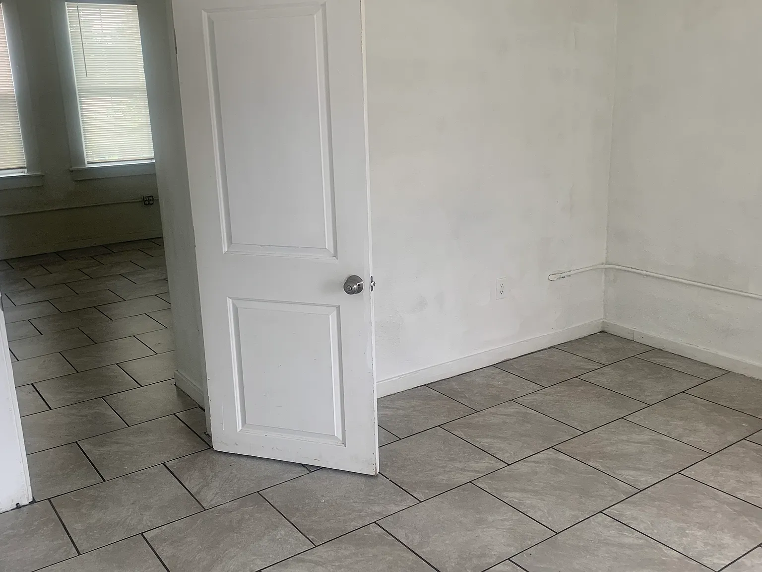 2 bed, 950 sqft, $1,700 — Photo 2
