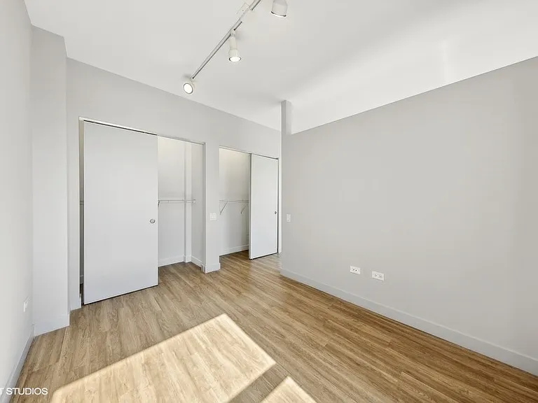 330 S. Wells St — Photo 15