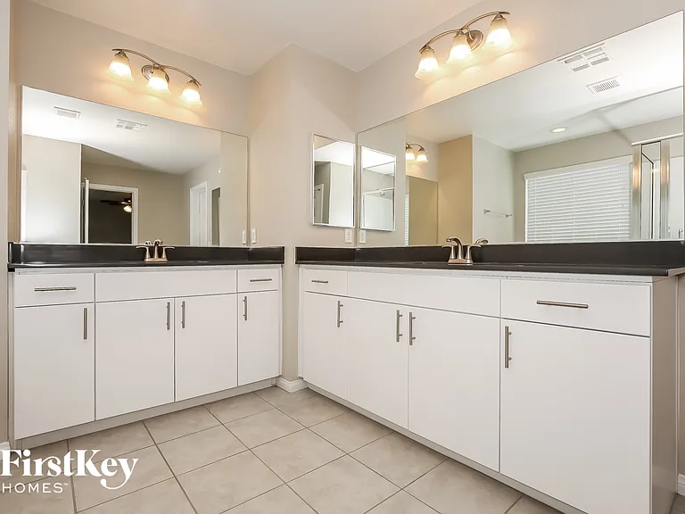 4551 Wyncrest Ave — Photo 10