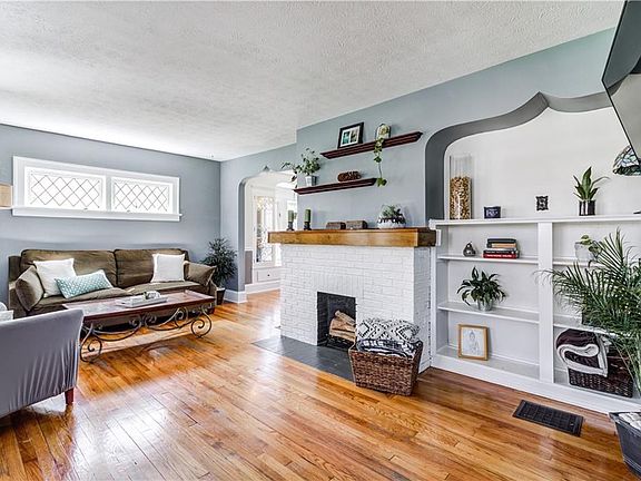 5th image of 4070 W 220th St