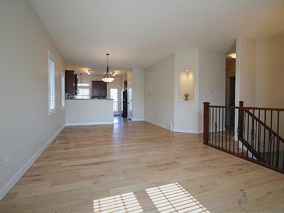 4th image of 109 Churchill Pl