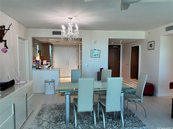 1177 Queen St APT 2105, Honolulu, HI 96814