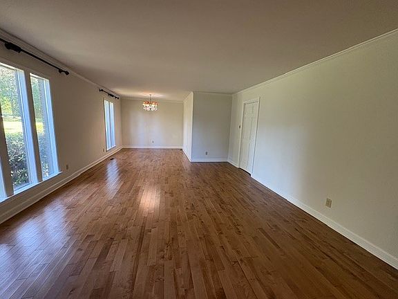 2nd image of 809 Eastwood Dr