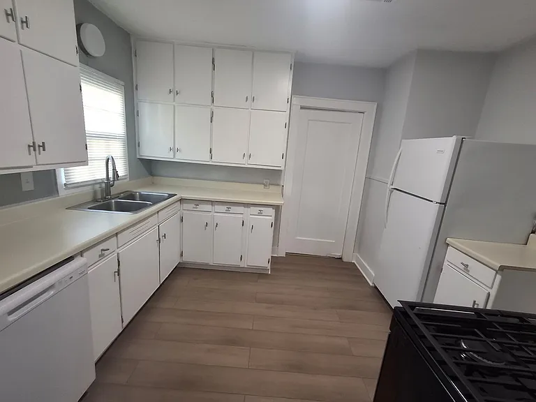 1504 NW Arlington Ave — Photo 7