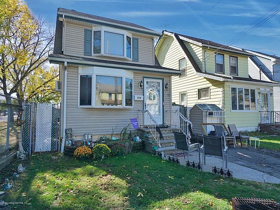 3rd image of 254 Jacques Ave