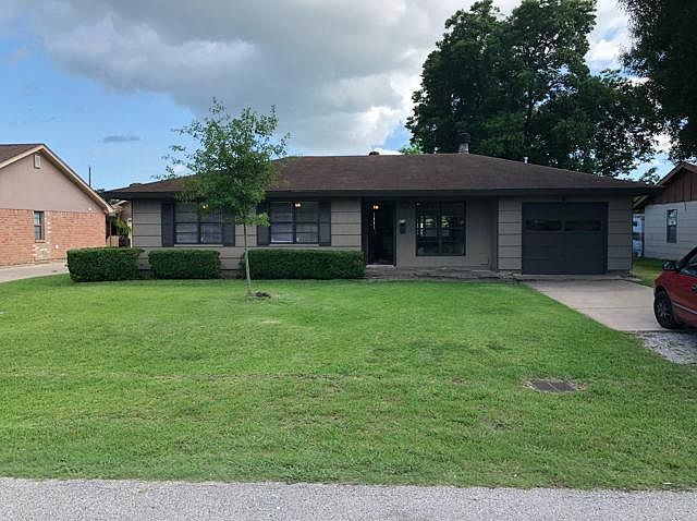1st image of 413 Gist Dr