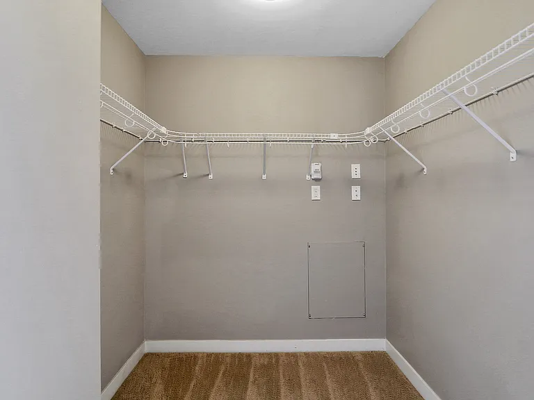 West Hill Apartments — Photo 28