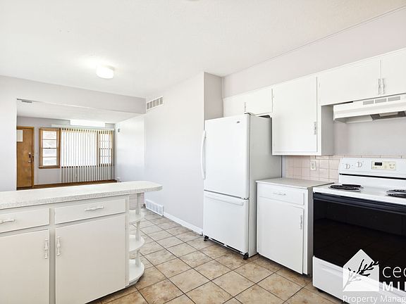 5th image of 1731 N Holyoke Ave