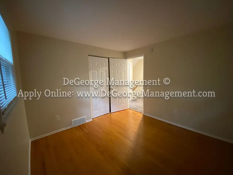 Sterling Square Townhomes — Photo 40