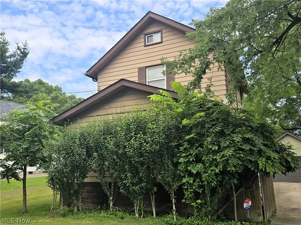 3260 Vestal Rd, Youngstown, OH 44509