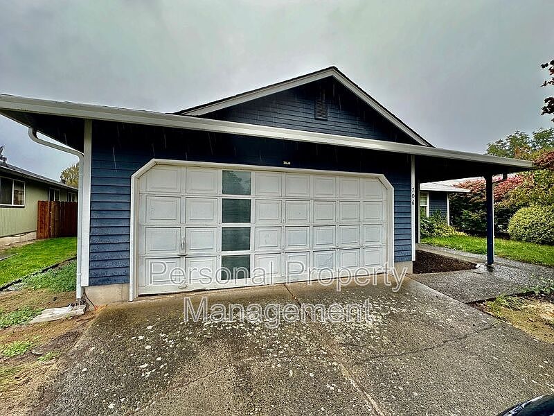 1st image of 706 NE 161st Ct