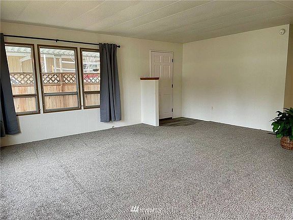 5th image of 1328 Alonda Ln NE