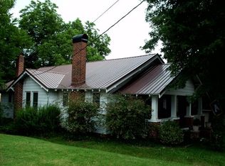 923 9th Street Dr NE, Hickory, NC 28601