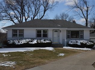 7160 Garrison Rd, Windsor Heights, IA 50324
