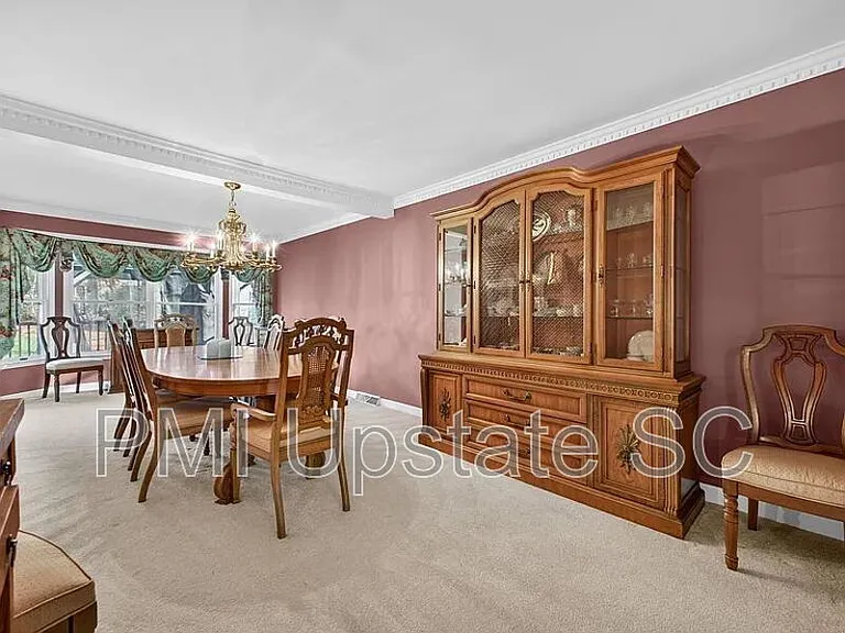 7 Tara Ave — Photo 4