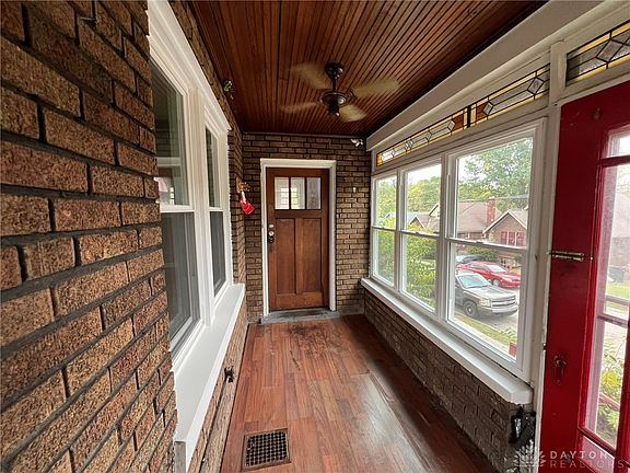3rd image of 4056 Vinedale Ave